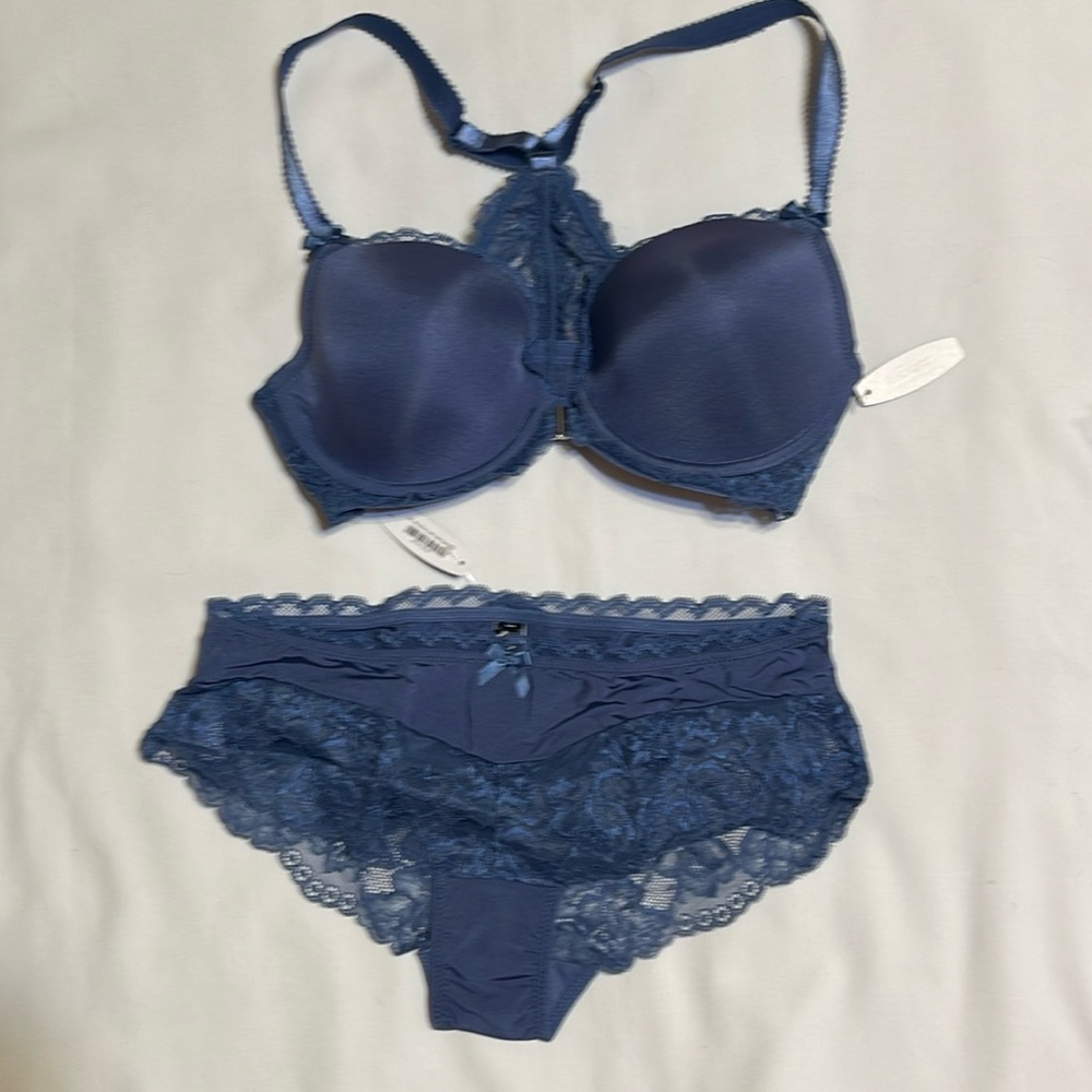 Adore Me - New with Tags/Never Used
Leia Contour Brand New-